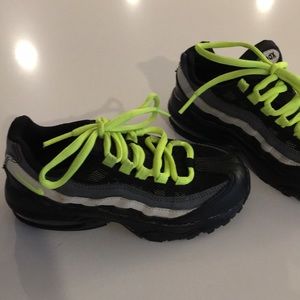 Toddler boys Nike air max